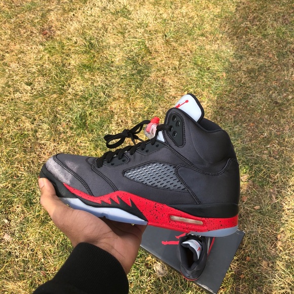 Satin bred 5s